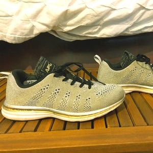 APL TechLoom Pro in Silver/Gld/Blk - Gently Loved!